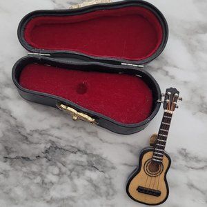 Women's Miniature Acoustic Guitar Pin Brooch with Flannel Storage Case